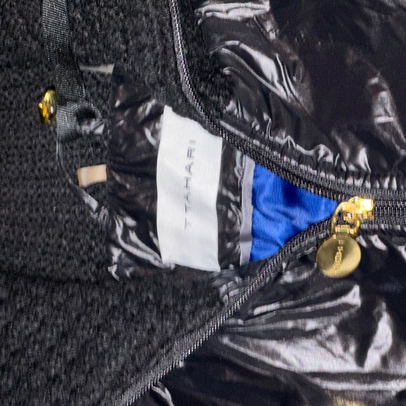 T Tahari packable puffer jacket - Picture 3 of 5